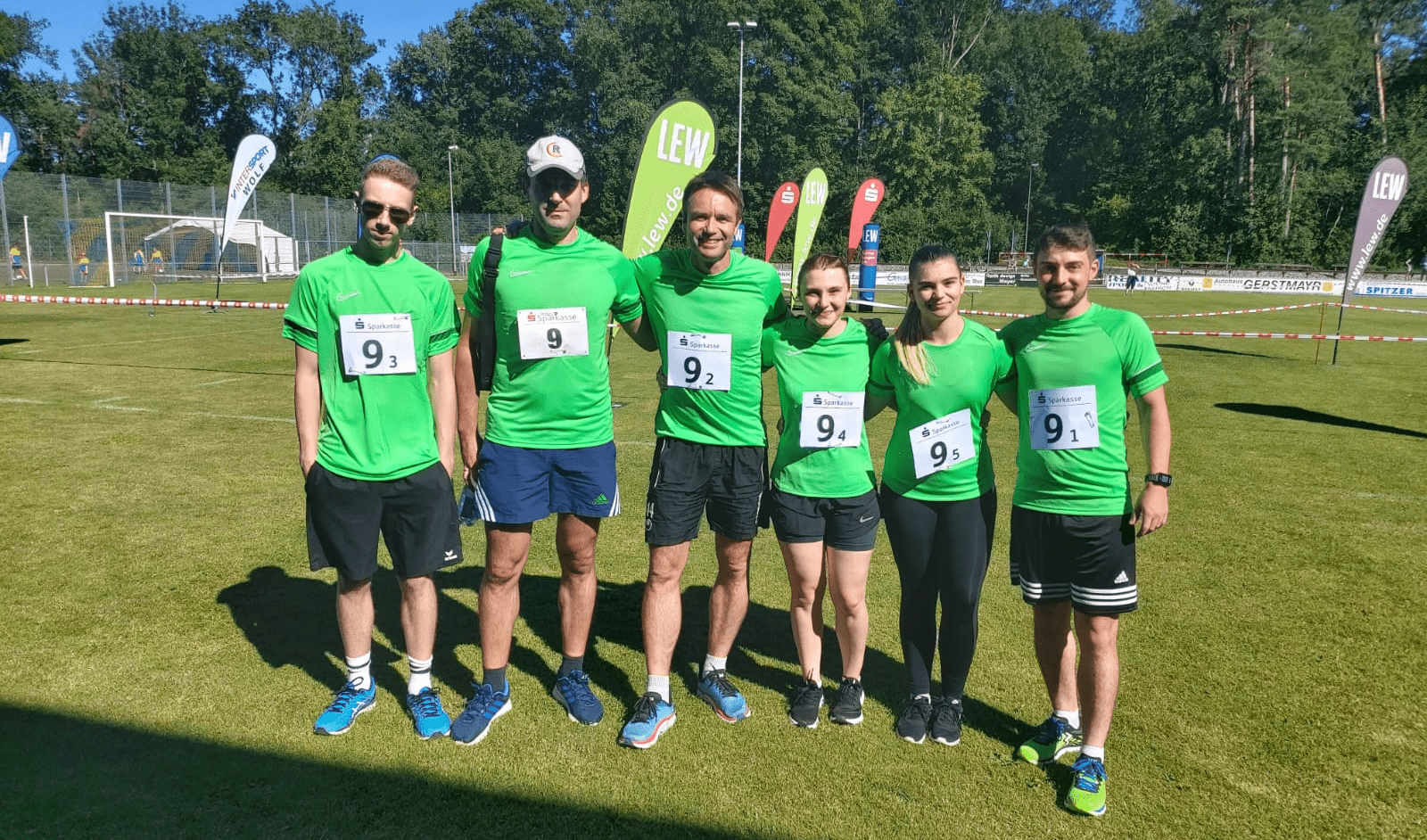 Das Team von SCHUSTER engineering beim Landkreislauf Günzburg 2022 in Gundremmingen